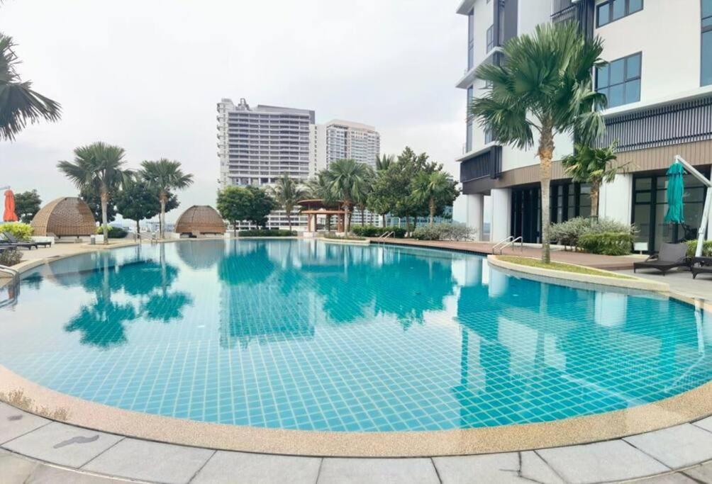 C0704 Almas Suite Seaview & Netflix Stay Nusajaya  Buitenkant foto