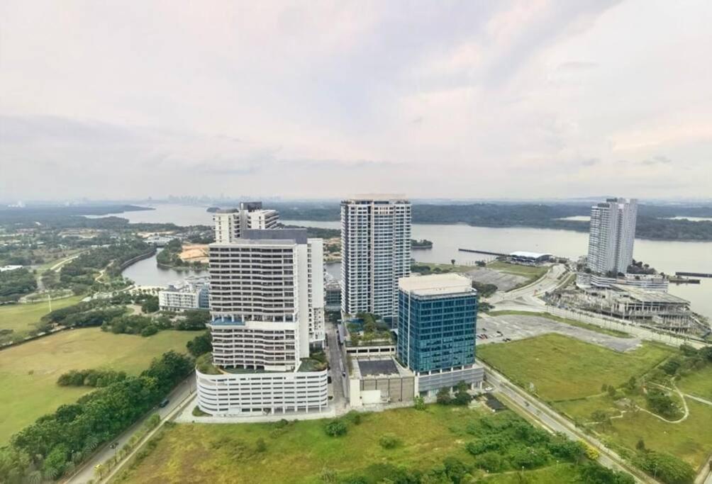 C0704 Almas Suite Seaview & Netflix Stay Nusajaya  Buitenkant foto